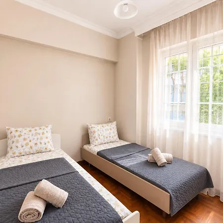 τheo Luxury Apartman *